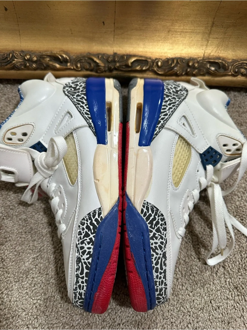 Jordan spizike white